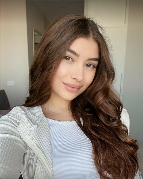 毛深い足のオンリーファンズ 美しい裸 画像