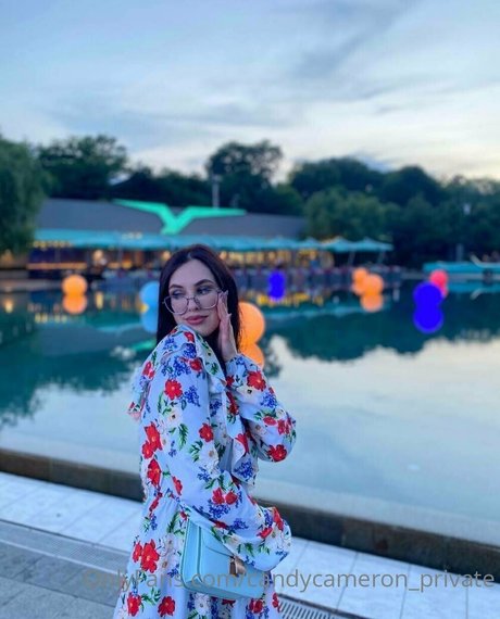 赤毛の熟女オンリーファンズ ホットセクシー 写真