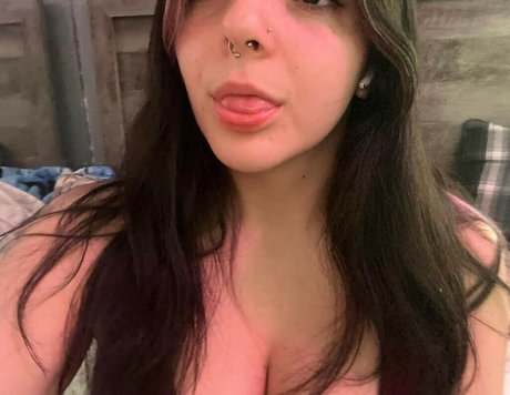 ナチュラルガールズオンリーファン セクシー裸 画像