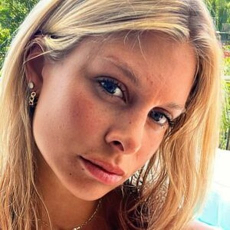 Itsvany ポルノスター ヌード 画像