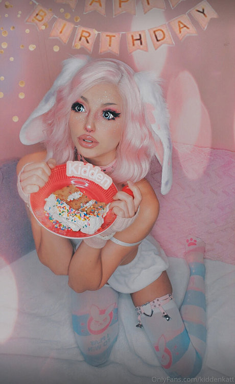 REQ Kiddenkatt ポルノ女優 写真
