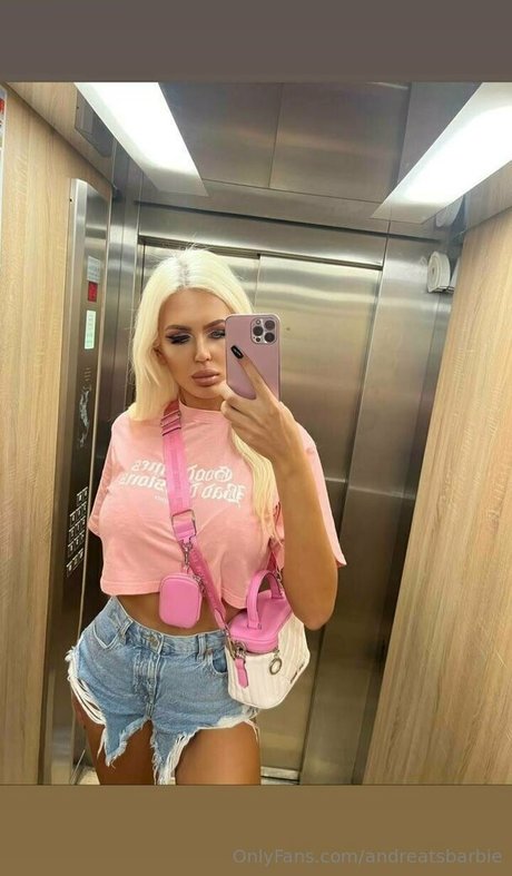 andreatsbarbie ポルノモデル 写真