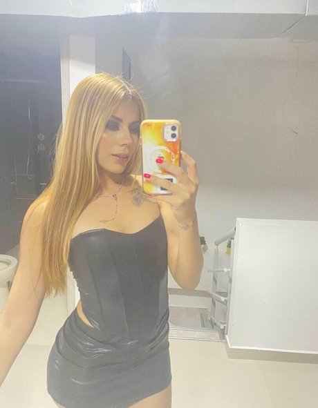 Yeraldin Rios セクシーなポルノスター 写真