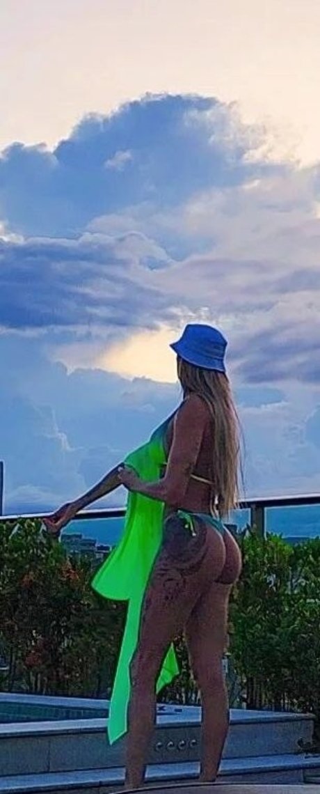 Thaisa Daher 裸の女優 写真