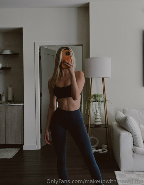 movewithmeredith 完璧なポルノスター 写真