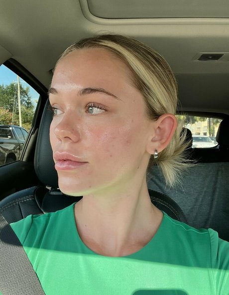 movewithmeredith トップモデル 画像