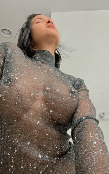 emyone エロティックモデル 画像