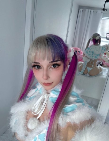 巻き毛のティーンズオンリーファンズ セクシーヌード 画像