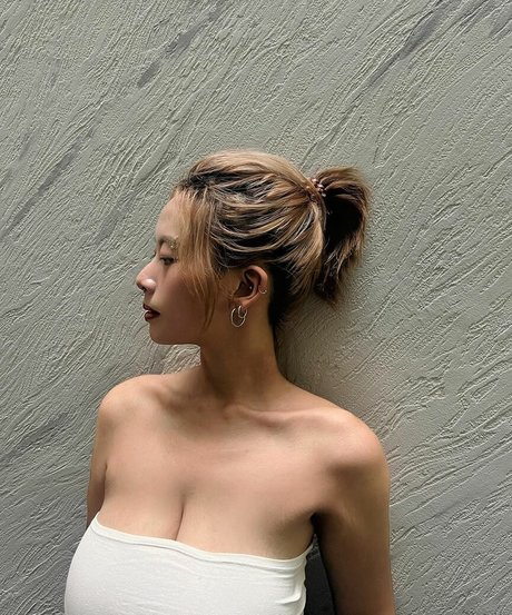 エモヌードオンリーファンズ 無料xxx 写真