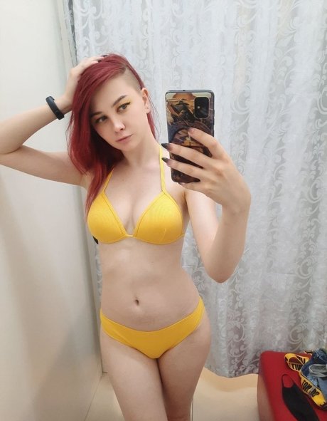 Alexandra Bessonova ホットなポルノスター 画像