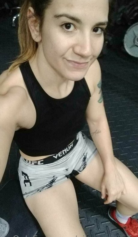ailu perez ufc ヌードスター 画像