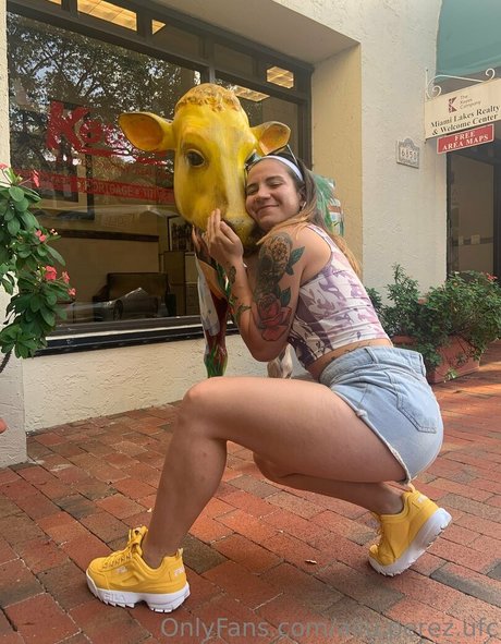 ailu perez ufc ポルノスター 美しい 写真