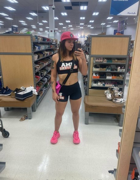 ailu perez ufc profile image