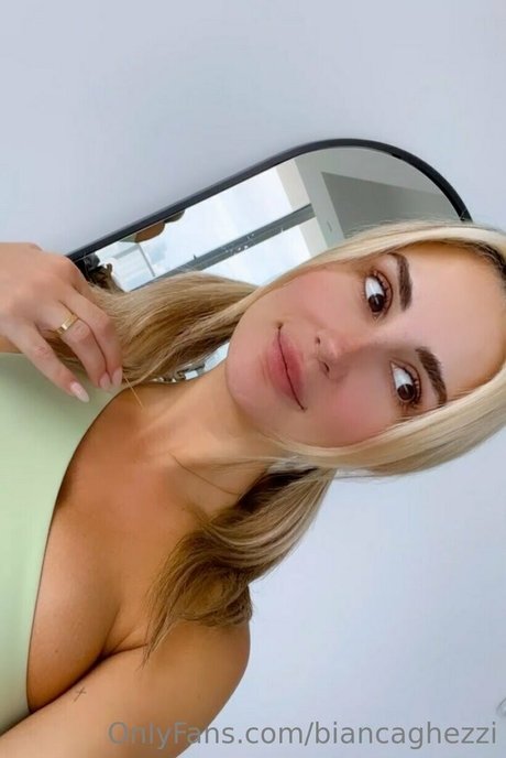 itsbiancaghezzi アートスター 画像