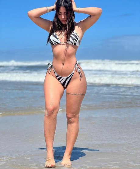 jjuliivargass 独占女優 画像