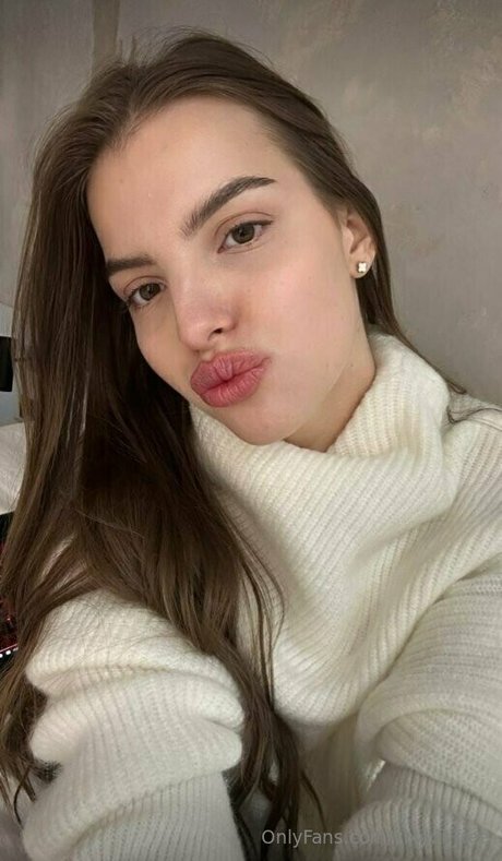 ブロンドビキニオンリーファンズ セクシーヌード 画像