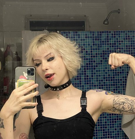 偽おっぱいオンリーファンズ ホットセクシー 写真