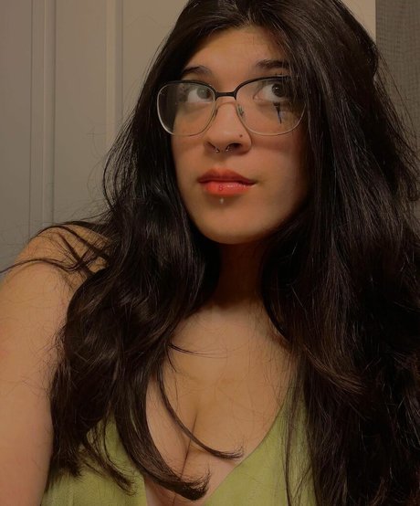 オンリーファンズでオナニーする ホットヌード 写真