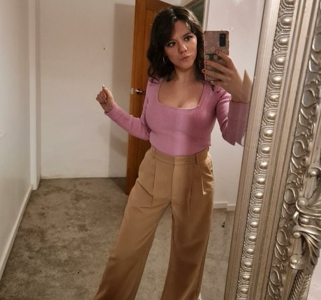 Georgia Veitch ポルノスター 裸 ギャラリー