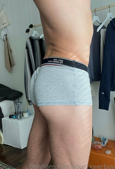 スキニーオンリーファンズ ホットセックス 画像