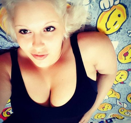 継娘オンリーファンズ ホットセクシー 写真