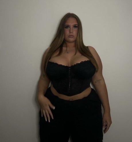 ellierobsxx ポルノモデル 画像
