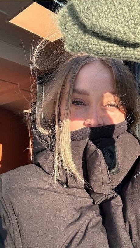 赤毛の熟女オンリーファンズ ホットヌード 写真