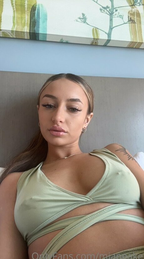 mia angelina top profile image