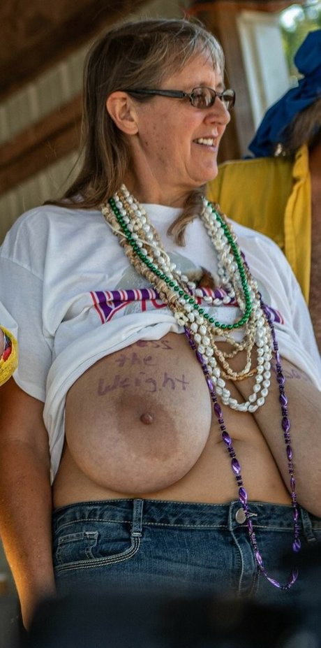 Busty Petra セックスモデル 画像
