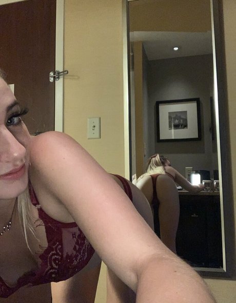 逆輪姦 オンリーファンズ セクシーヌード 写真