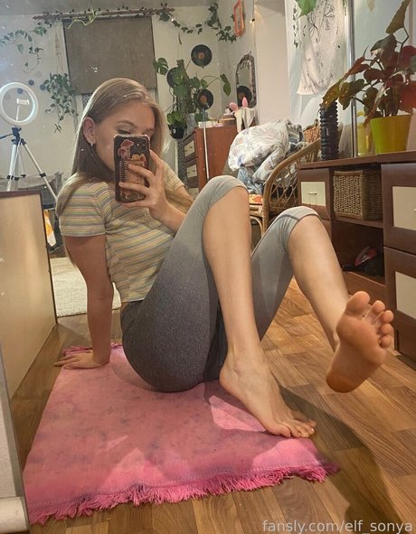 Elf sonya セクシーモデル 写真