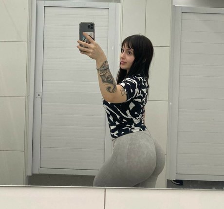 Melina Guida HDモデル 写真