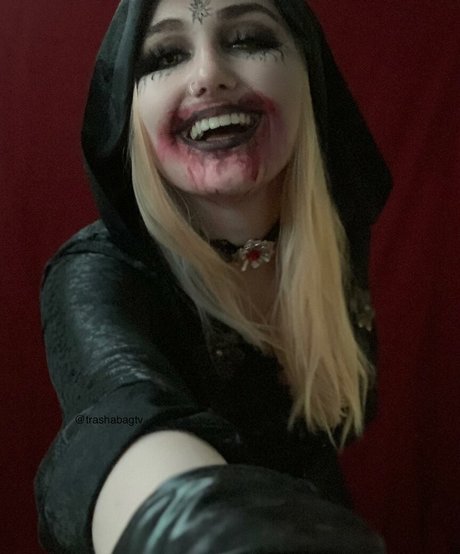 Trashabag アート女優 画像