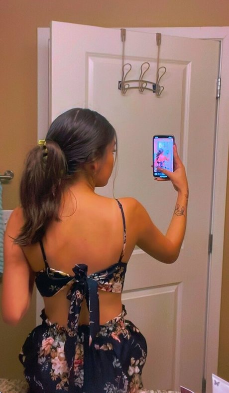 Nizhoni Begaye 無料モデル 写真