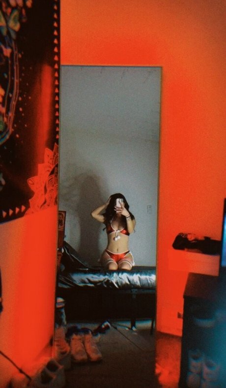 Nizhoni Begaye 可愛い女優 画像