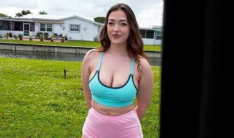 小さなアジアのオンリーファンズ アートヌード 写真