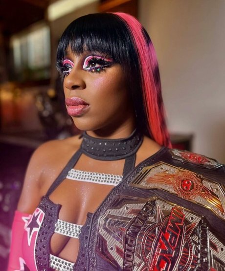 Trinity Fatu 無料女優 写真