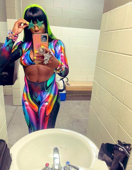 Trinity Fatu ポルノスター 裸 写真