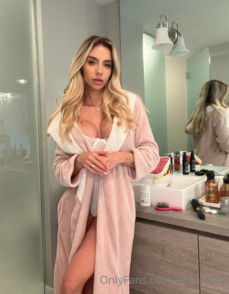 Bruna Lima モデル 写真