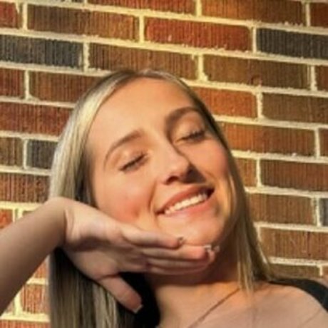 Alyssahartttt ポルノモデル 画像