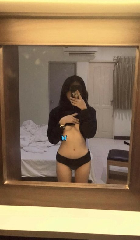 Mau y 18 セクシーなスター 写真