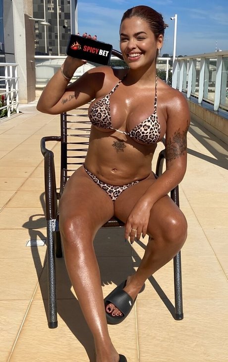 Paula Freitas 高品質モデル 画像