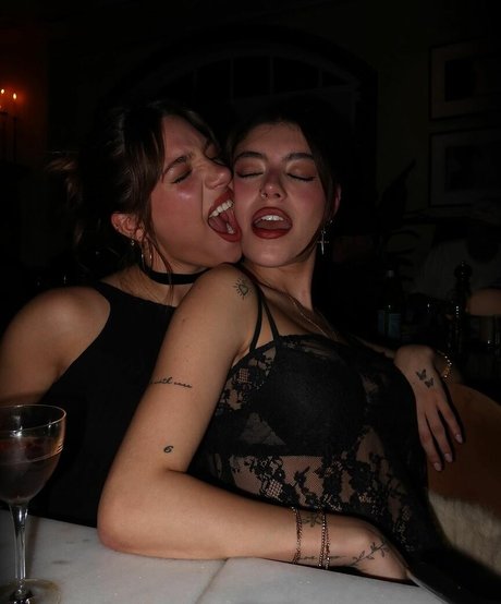 Sabrina Quesada スター ヌード 写真