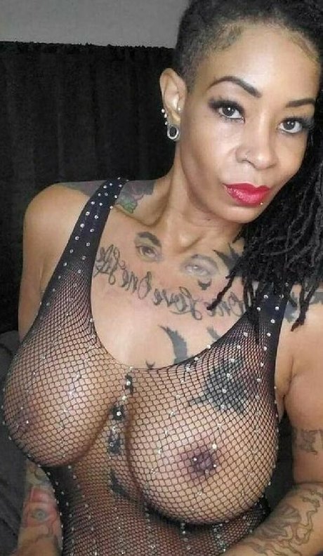 Edaqueenbee ポルノ女優 写真
