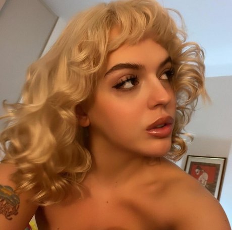 Marija P スター xxx ギャラリー