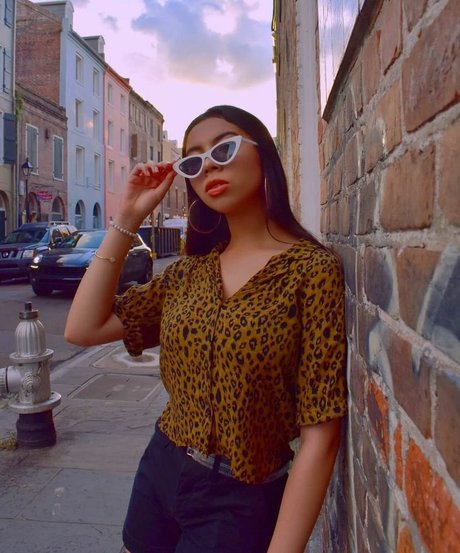 Fatima Guevara アート女優 写真