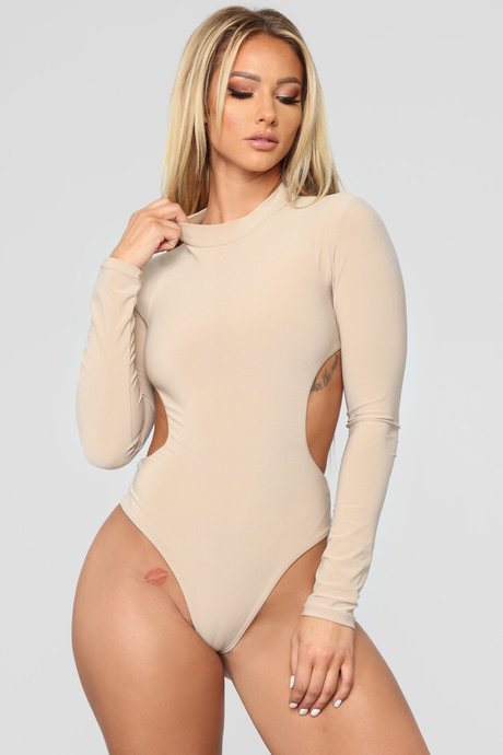 黒檀の足 オンリーファンズ 無料セックス 画像