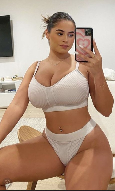 Noelia Ramirez かわいいスター 画像