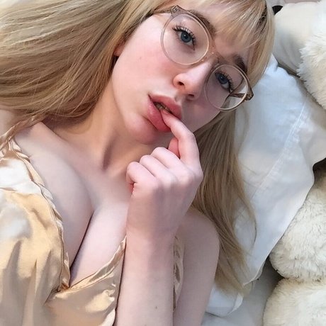 Elita Harkov アートモデル 画像