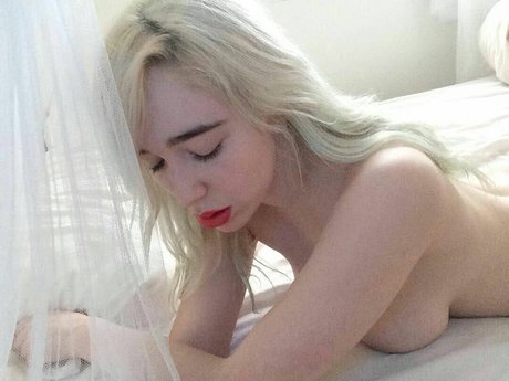 Elita Harkov セクシー女優 写真